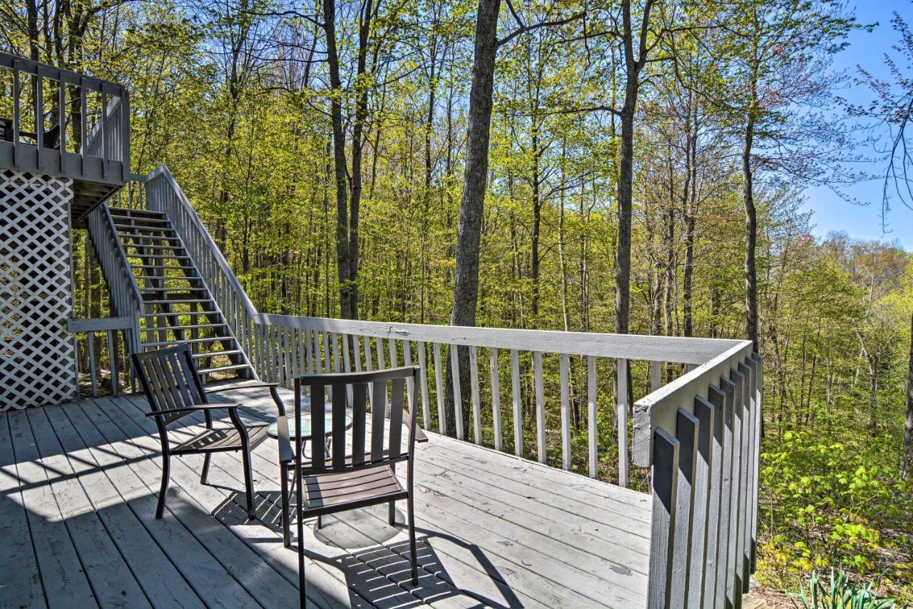 Resort-Style Harbor Springs Home With 2 Decks! Exterior foto